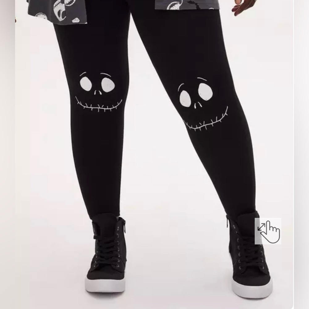 🟣3/$30 Nightmare Before Christmas Crop Leggings